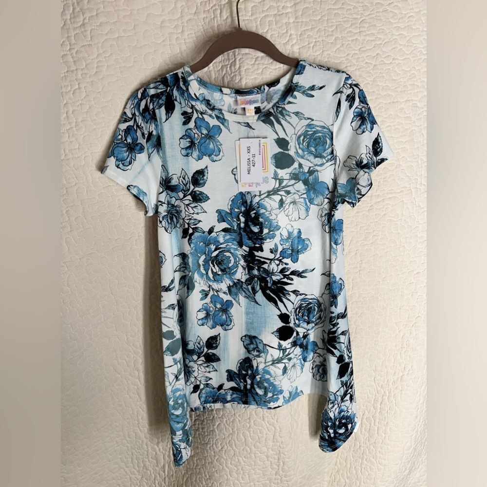NWT LulaRoe Melissa Top